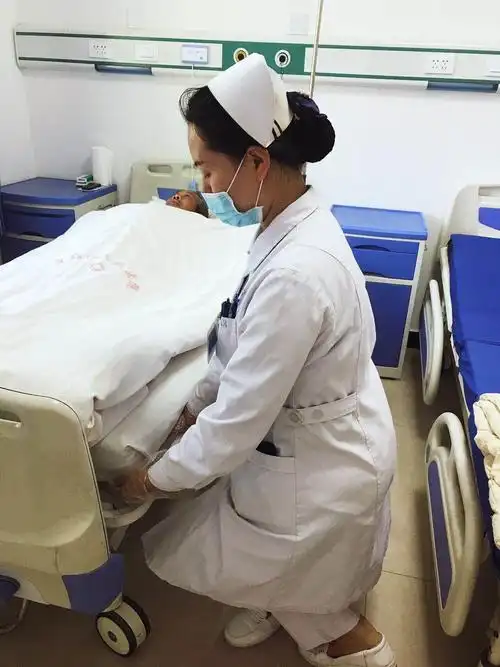 5.12护士节活动之一 展现中站区人民医院护士工作风采