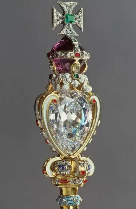 世界上9颗最大的钻石晶莹剔透璀璨夺目