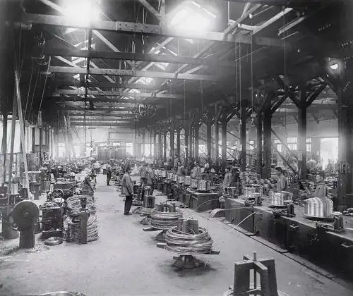 日本在明治维新后工业是怎样得到迅速发展的