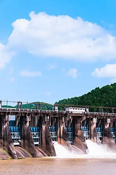 广西西津电站水坝