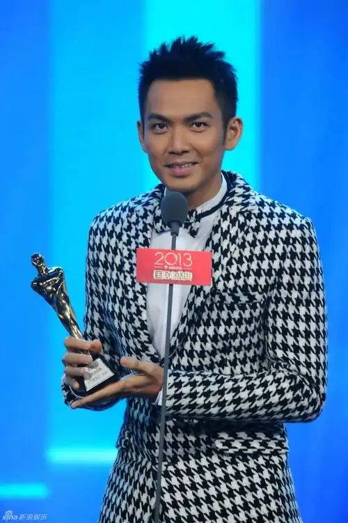 钟汉良获2013年国剧盛典港台人气男演员.