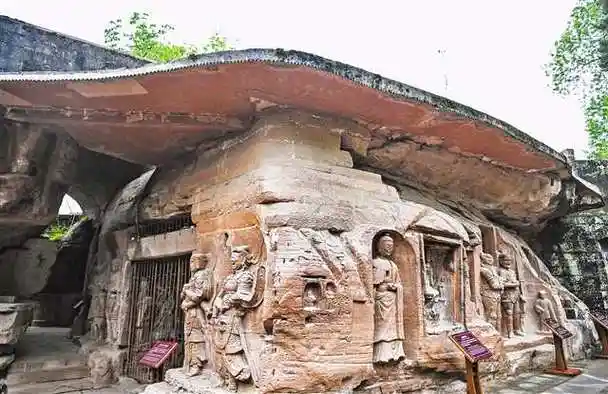 >慢游中国城|五城联动共赴限时春景>一粒"太空种子"的春耕之旅>640