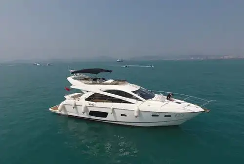 007御用 行走的人民币 60尺英国圣汐飞桥游艇