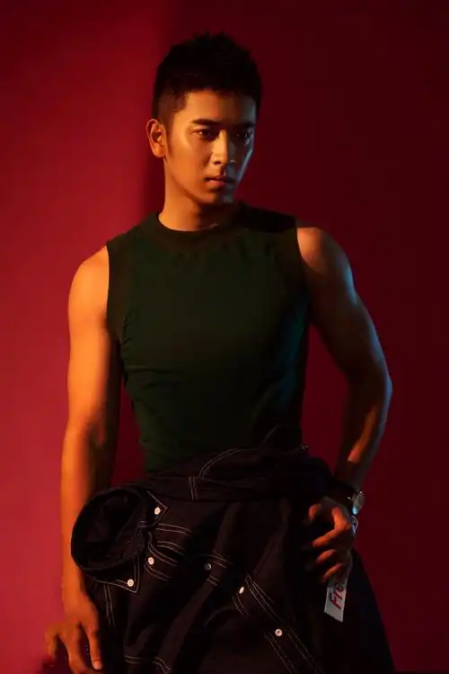 陈若轩时尚杂志光影风格写真图片89