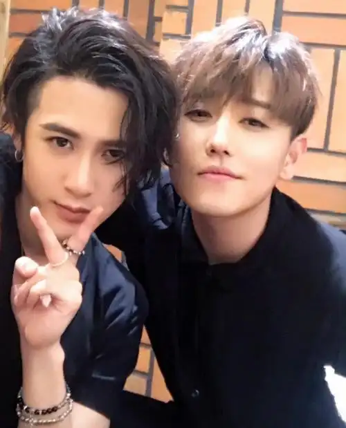 檀健次不红时,赵泳鑫连续6年为他庆生,翻红后却零互动_腾讯新闻