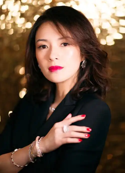 章子怡娜塔莉波特曼穿姐妹装 同为辣妈气场强大