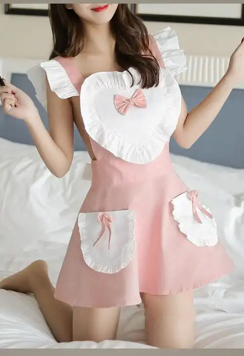 害羞粉嫩小女仆