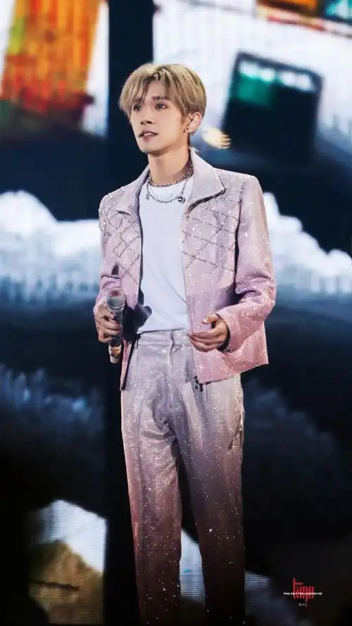 易烊千玺##tfboys十年之约演唱会##易烊千玺眼眶好红