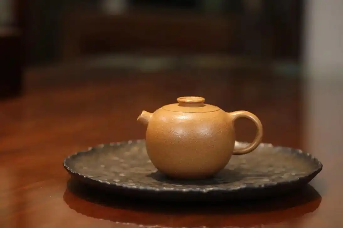 实用紫砂壶巨轮珠黄段泥精工半手一粒珠茶壶.