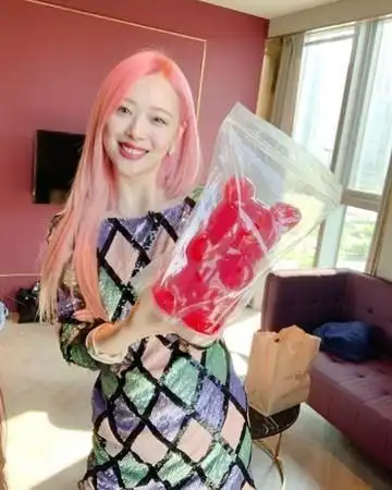 《skycastle》金宝罗梦幻发色曝光!韩网:还以为是雪莉