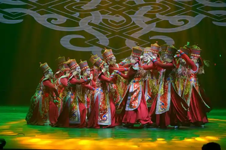 伊金霍洛旗职工蒙古舞大赛决现场之二