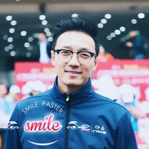 马拉松主持人吴鹏