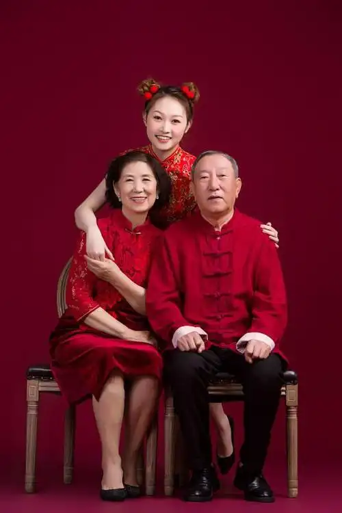 2021 新春佳节来临之际全家福2 月7日留影