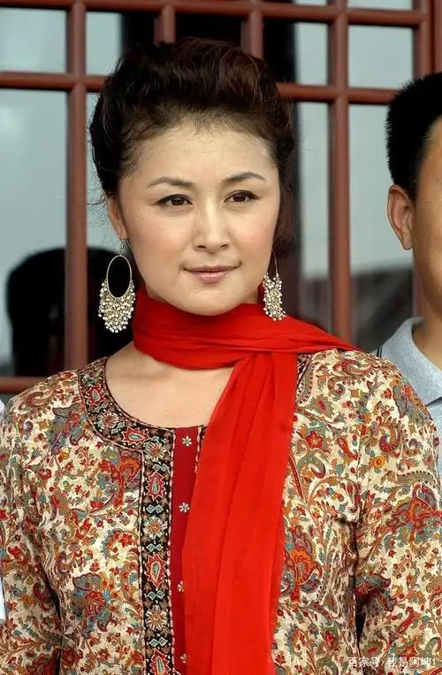 在乡村爱情电视剧里扮演谢大脚,非常的形象,还有西游记后传里面的碧游