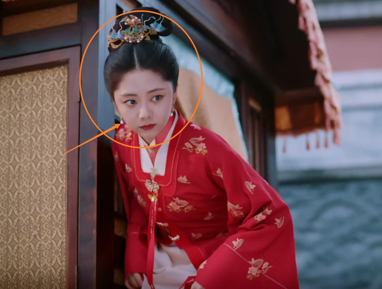 锦心似玉谭松韵红色朝服造型气场全开