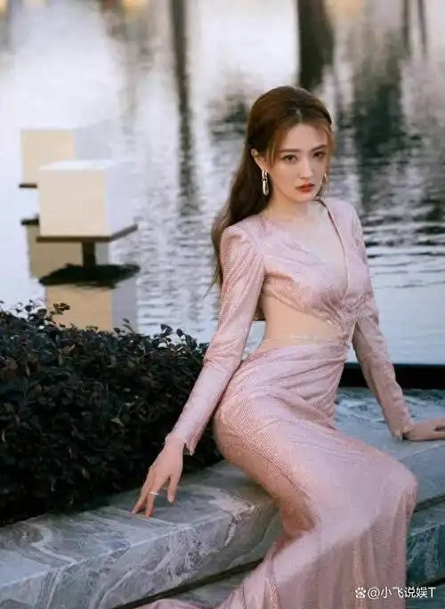 在内地娱乐圈中,有一位备受瞩目的女演员,她就是徐璐.