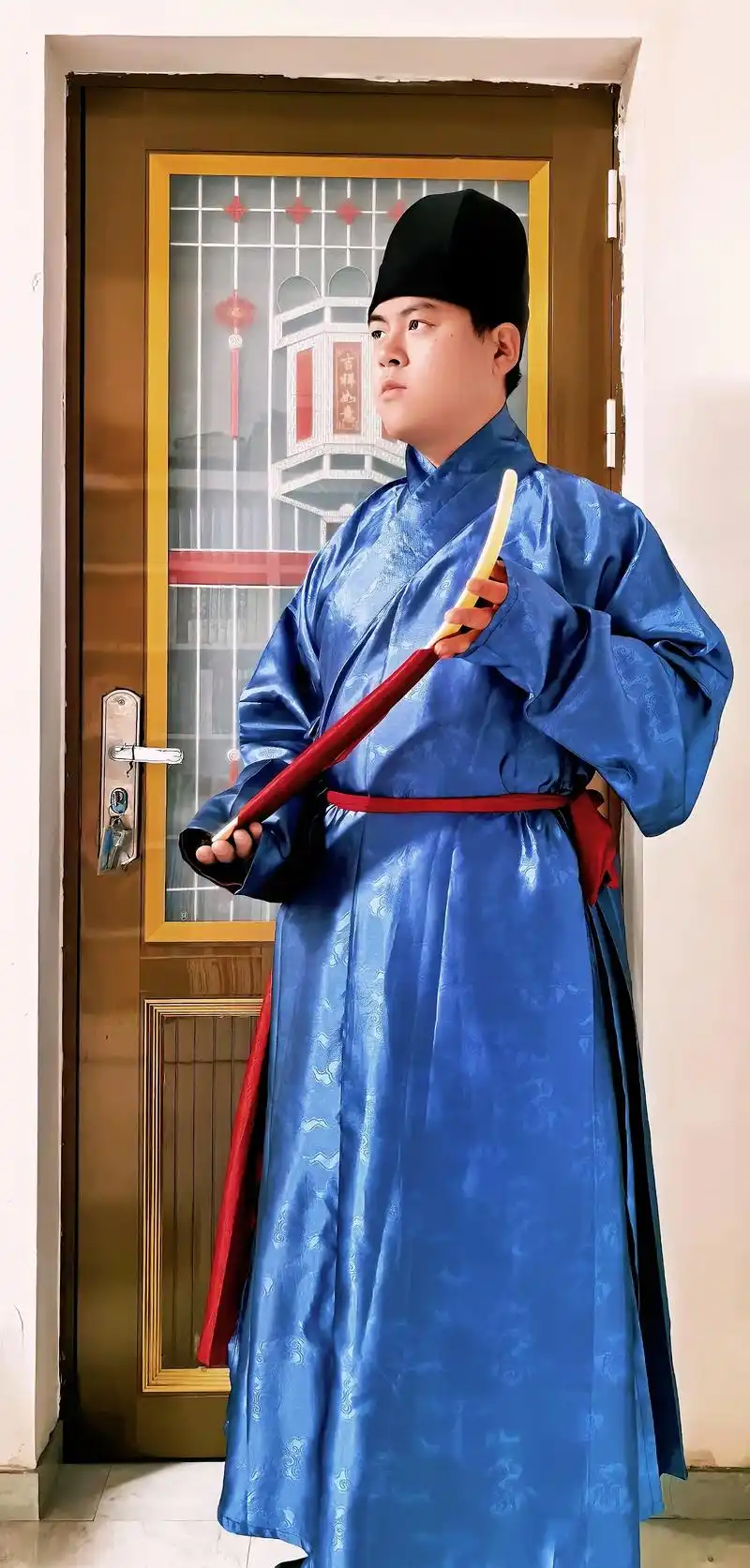 —小帽打褶交领长衫.戴六合一统帽/瓦楞帽 #平