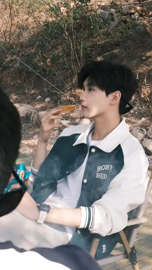 邢昭林超话#邢昭林r人式露营#r人露营主打一个rest04小室在线路透