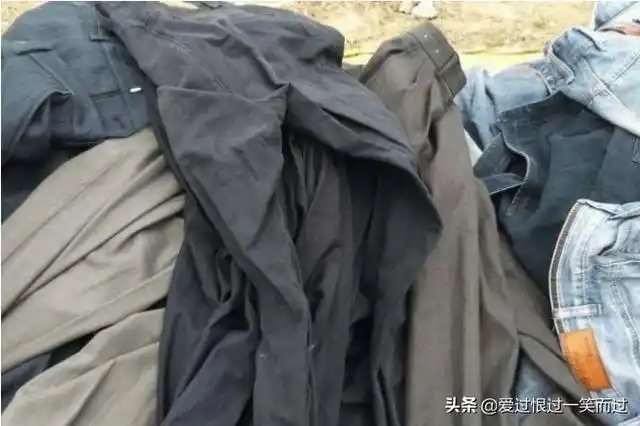 在农村不能穿的许多破衣服烧了可以吗?-生活百科