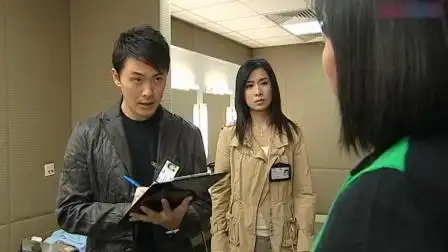 法证先锋2:女警去剧组调查,看到演员拿的水,立马发现重要线索