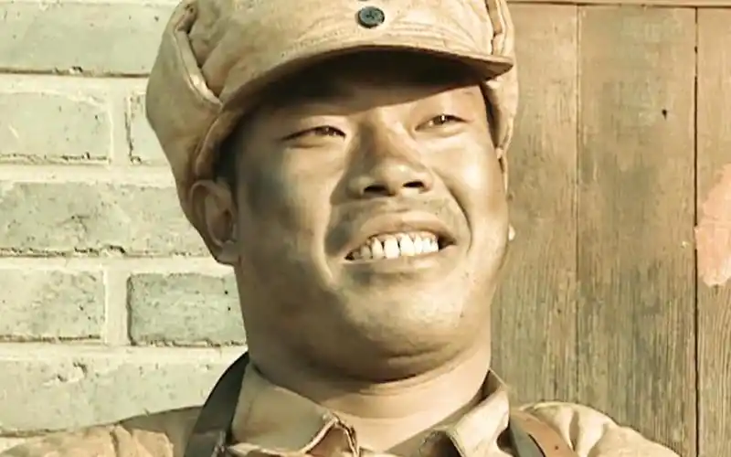 王有胜是第一个让我知道嘴角向下还能笑的男人!