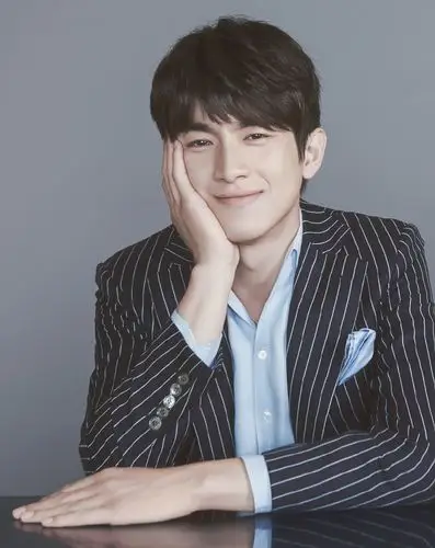 林更新高清帅气图片