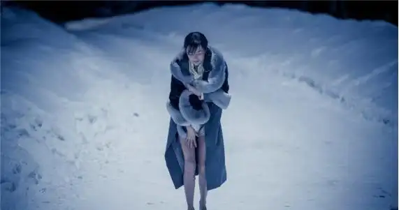 面具发布海报佳琪美艳动人清纯文静形象令赵冬梅充满神秘色彩