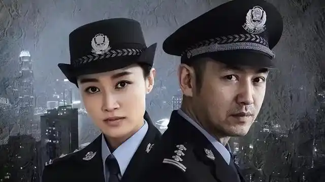 后来他陆续执导过电视剧《打黑风暴》《反黑组》《狙击》《捍卫》