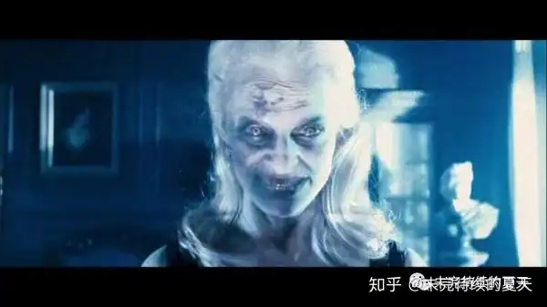 雷光闪过,继母变成了玛丽肖的脸