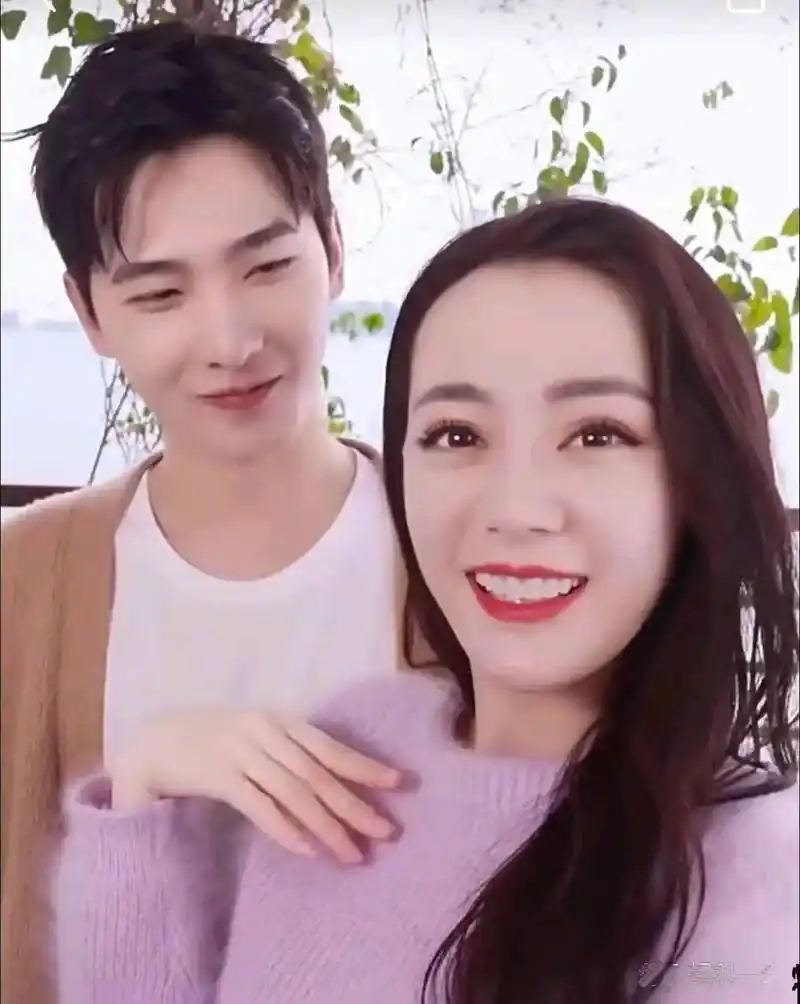 杨洋,迪丽热巴好像生活中的情侣照官宣!