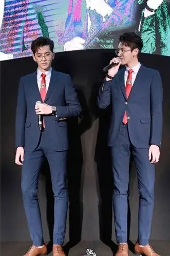 男星的西装造型,吴亦凡完美陈坤优雅,气场最强的却是最矮的他!