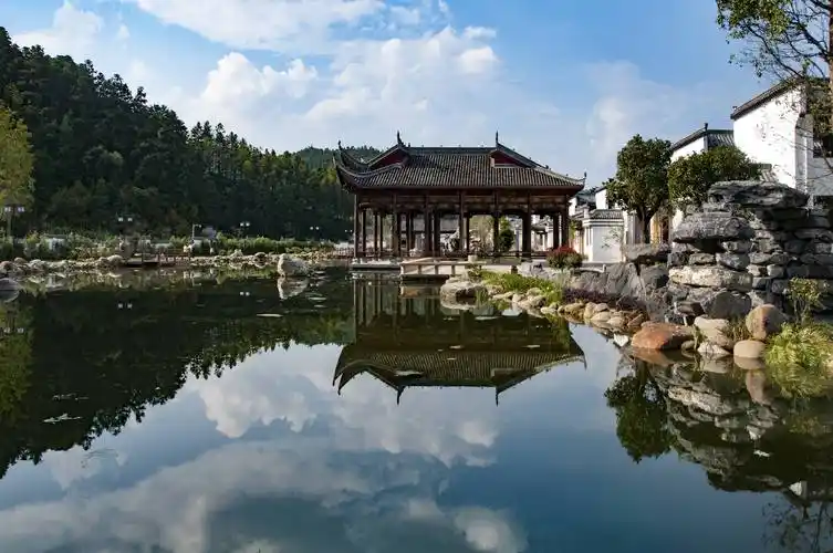 p>明清园坐落于福建省泰宁县世界自然遗产地,是以传承和保护明清时期