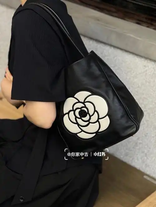 chanel中古tote包又是让人心动的山茶花呀