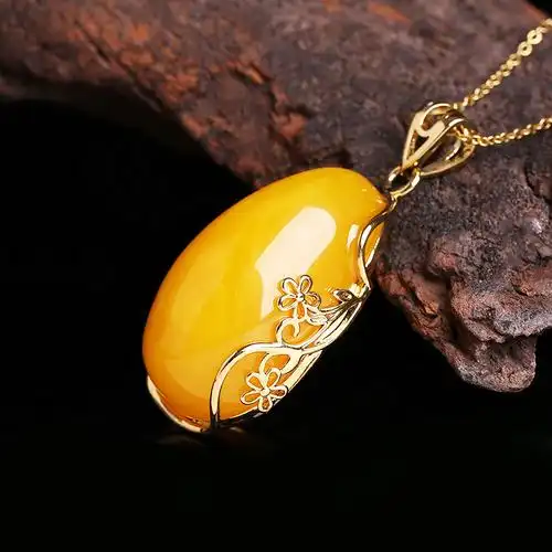 金色项链镶嵌锁骨蜜蜡吊坠女款黄老