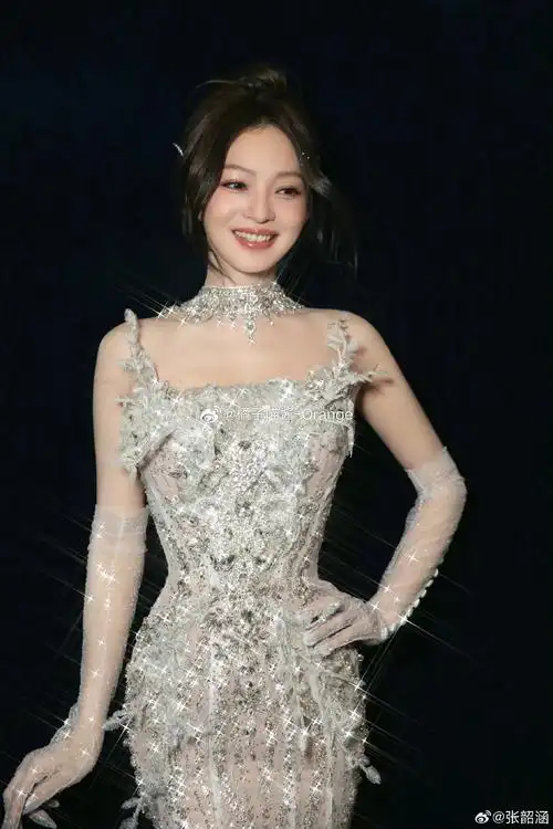 华语乐坛中你认为最漂亮的女歌手都有谁?