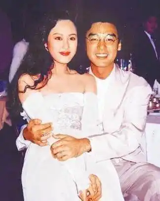 钟镇涛_生活_香港