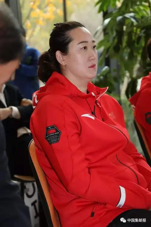 仪式上此次藏品展将持续至11月29日,展出邓蓉蓉,李祥,涂越明,刘超英