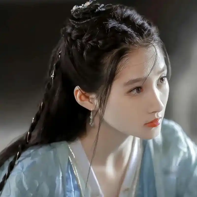 关晓彤古装扮相这么好看为什么不去演古偶,是因为凤囚凰被于正和白鹿