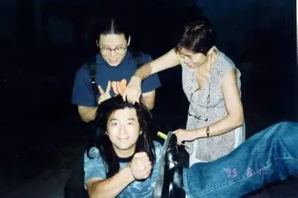 秦勇的妻子是王芳吗?秦勇孩子是智障真的假的?