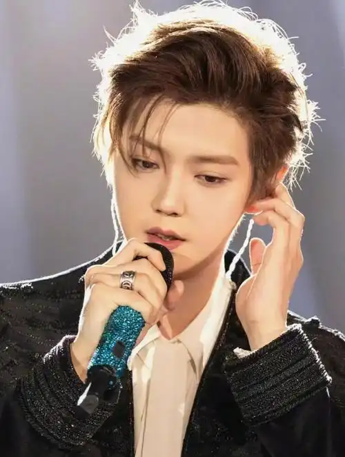 eso鹿哈改回真名凌达乐,并向鹿晗和他的粉丝们道歉,想做回自己-度小视