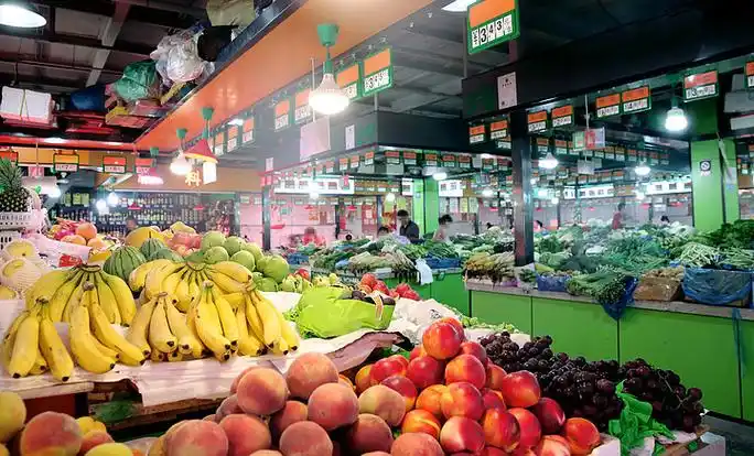 菜市场室内水果摊位