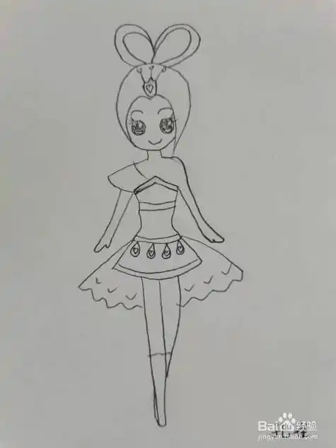 叶罗丽里面的孔雀怎么画