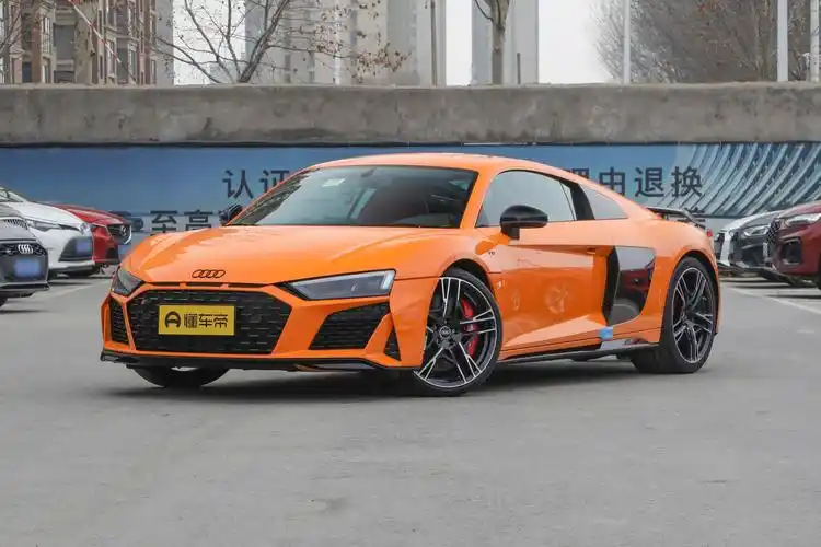 奥迪r8:搭载5.2l v10发动机的硬顶跑车,考虑入手吗?