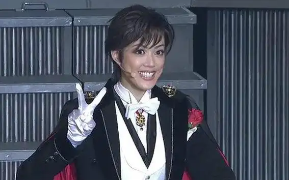 【中字】2013年美少女战士音乐剧大和悠河访谈