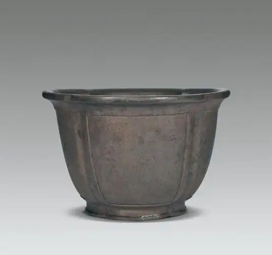 4733清中期紫砂海棠形大花盆史成仿古款