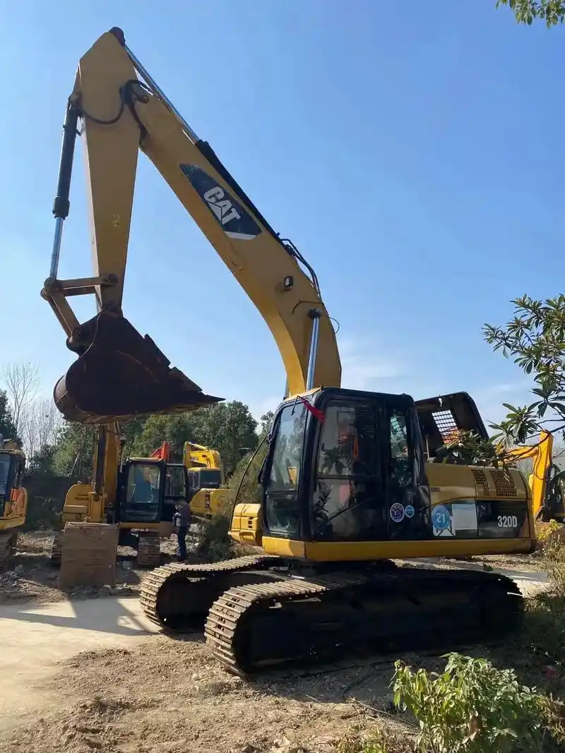 90二手挖机三一二手挖掘机价格亲民,性价比高,是购买挖掘机的 - 抖音