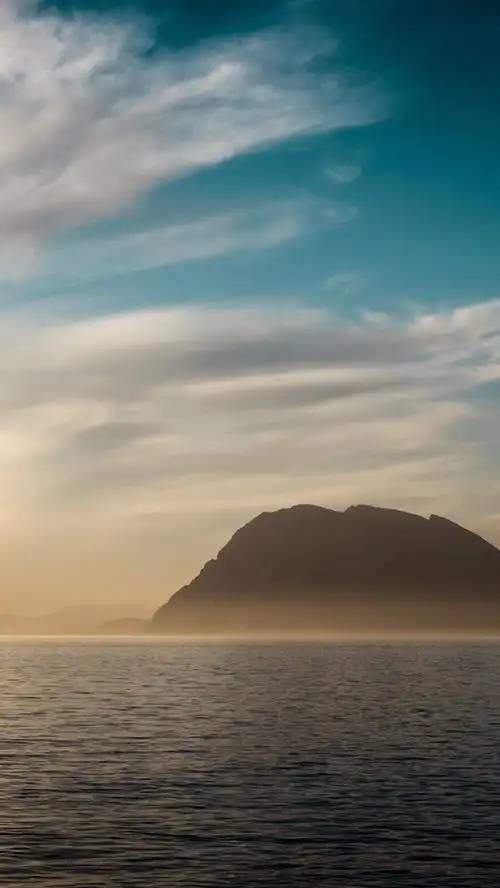 海,山,云,日落 iphone 壁纸