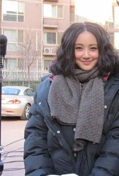 《北京爱情故事》林夏的饰演者张歆艺个人资料及近况和图片分享 - 佩