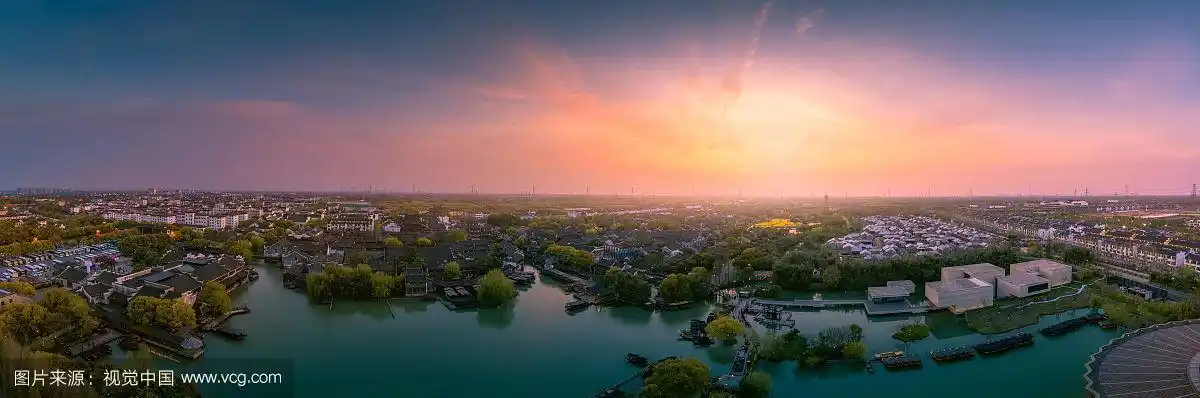 乌镇水乡日落全景图