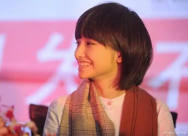 蒋小涵:从童星到主持人,嫁给圈外足球运动员,36岁大龄生子